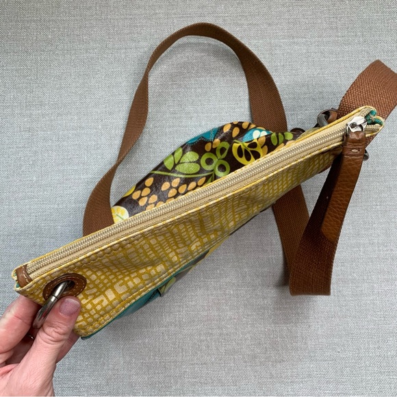 FOSSIL Oilcloth Crossbody Bag Purse Flower Blue Brown Tan Yellow Zipper Top - Picture 2 of 10
